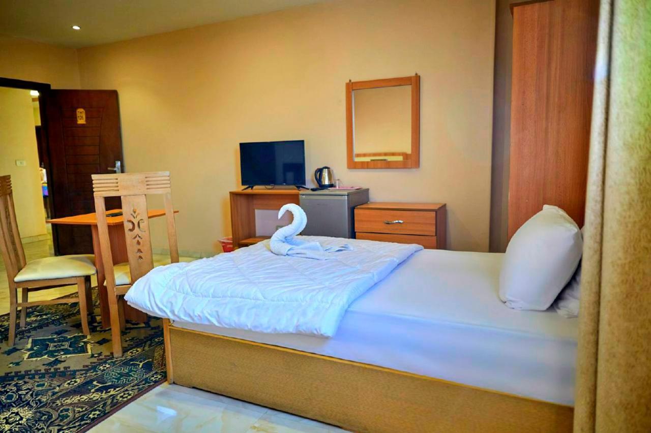 Grand Golden Pyramids View Hotel Kafrat al Jabal ภายนอก รูปภาพ