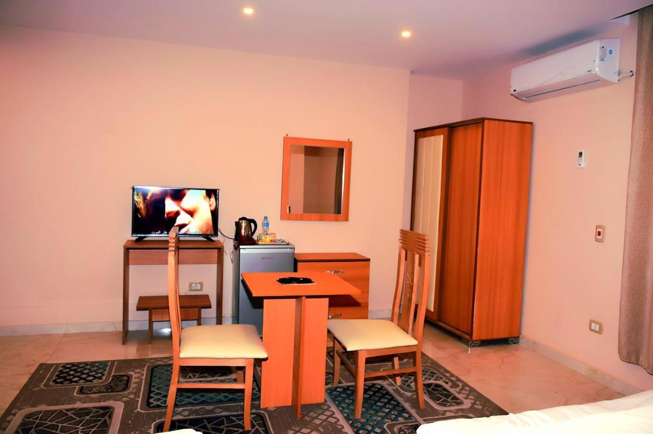 Grand Golden Pyramids View Hotel Kafrat al Jabal ภายนอก รูปภาพ