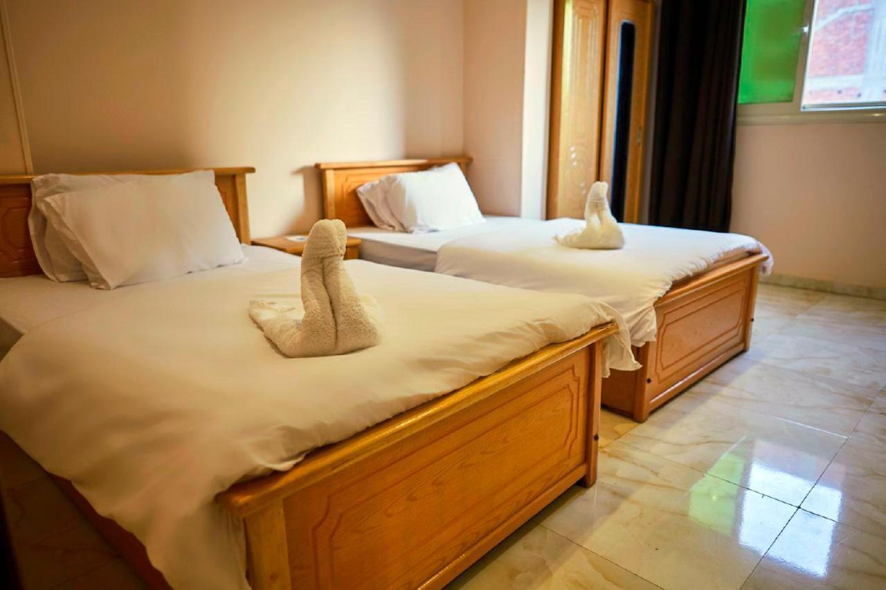 Grand Golden Pyramids View Hotel Kafrat al Jabal ภายนอก รูปภาพ
