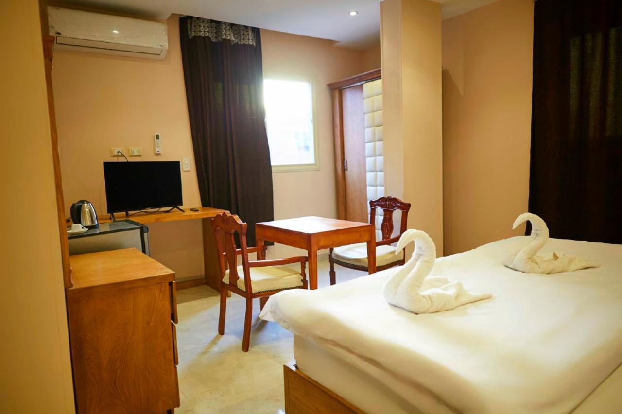 Grand Golden Pyramids View Hotel Kafrat al Jabal ภายนอก รูปภาพ