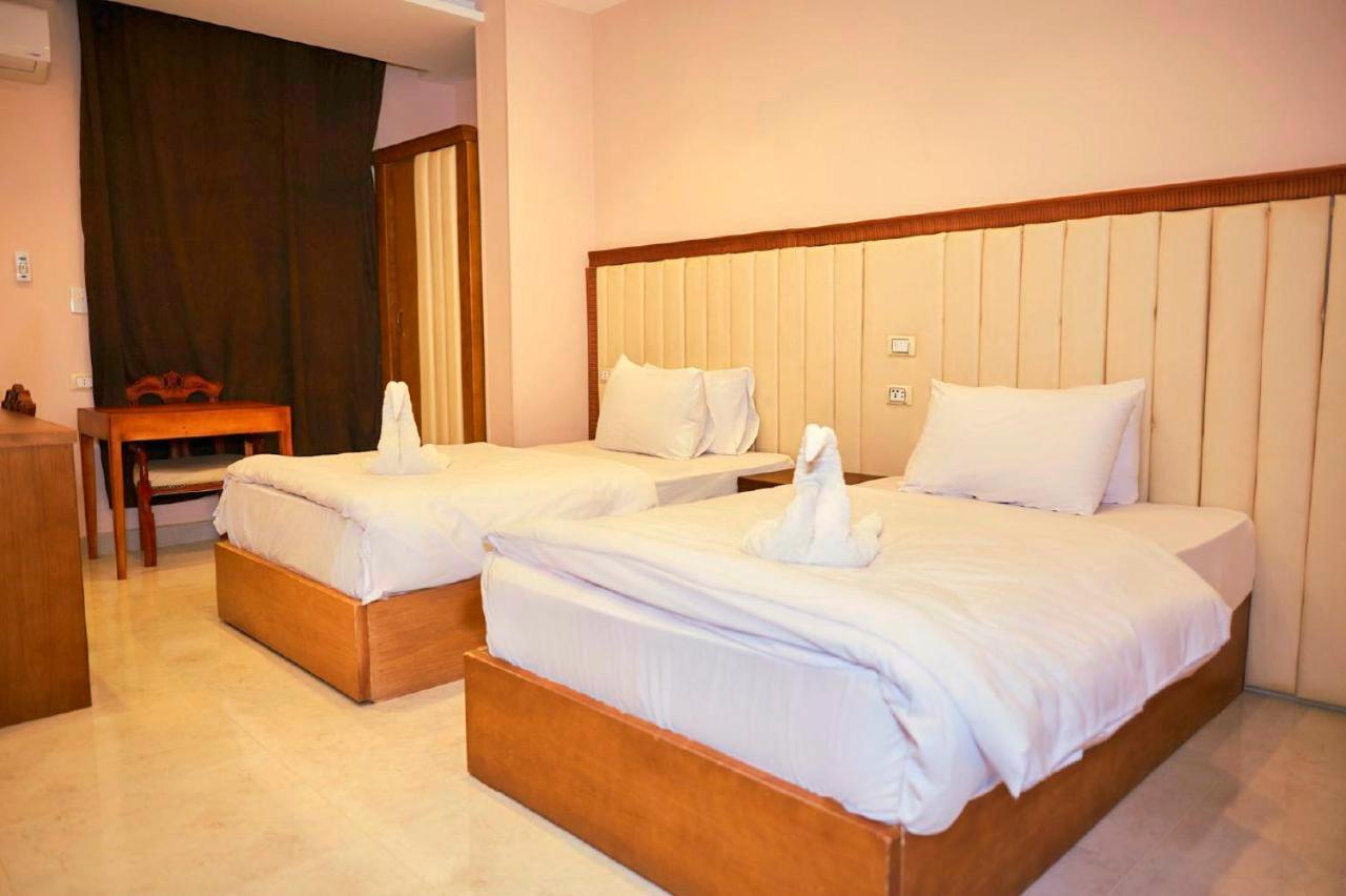 Grand Golden Pyramids View Hotel Kafrat al Jabal ภายนอก รูปภาพ
