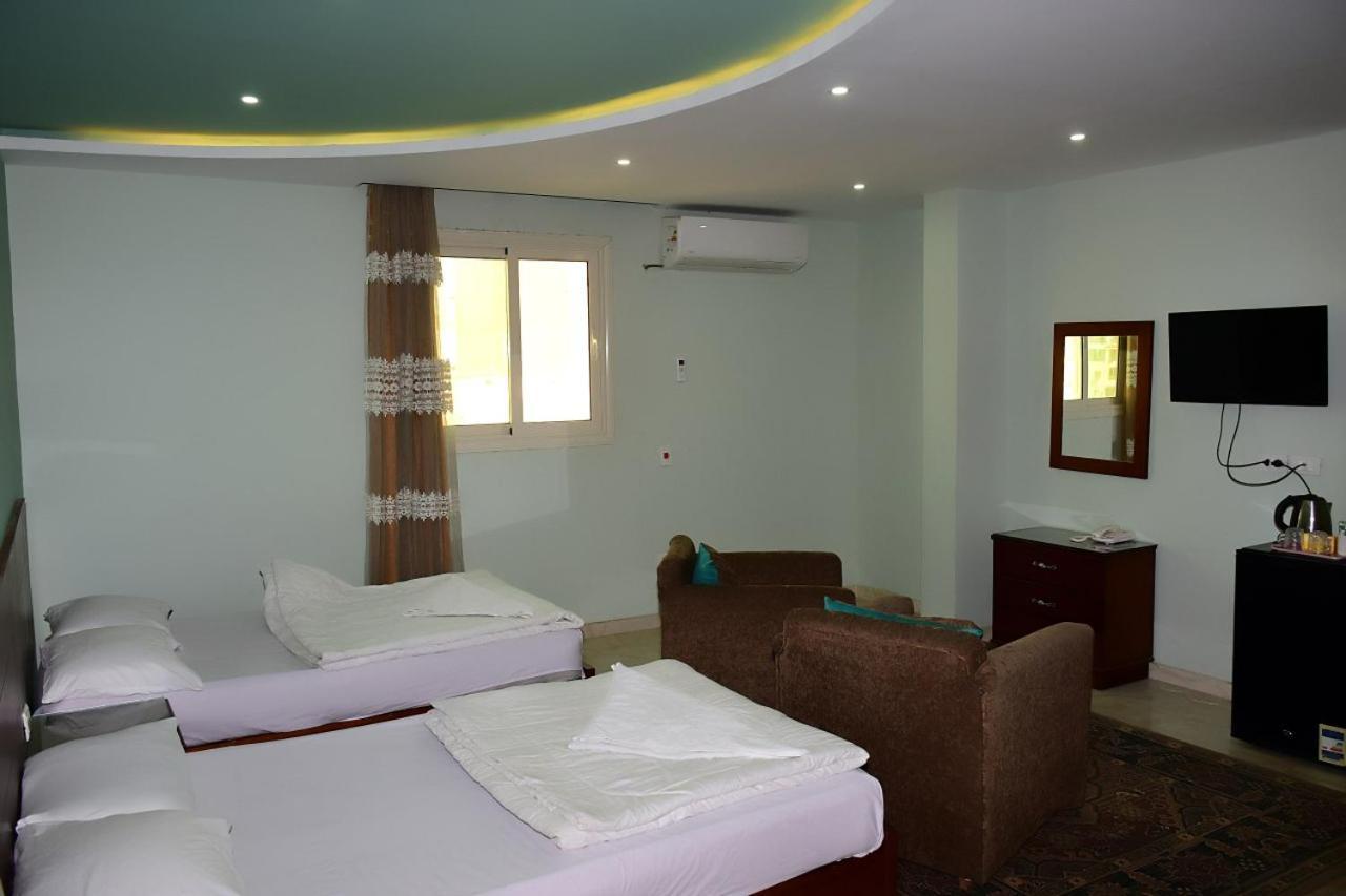 Grand Golden Pyramids View Hotel Kafrat al Jabal ภายนอก รูปภาพ